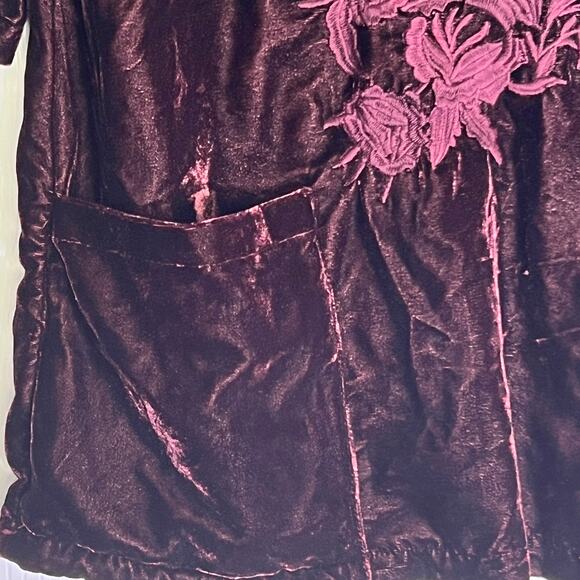 Soft Surroundings Crush Velvet Tunic Top Women's XS Burgundy Embroidered Floral - Picture 3 of 6